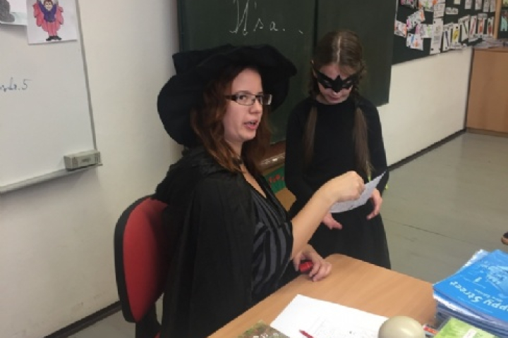3.F a Halloween