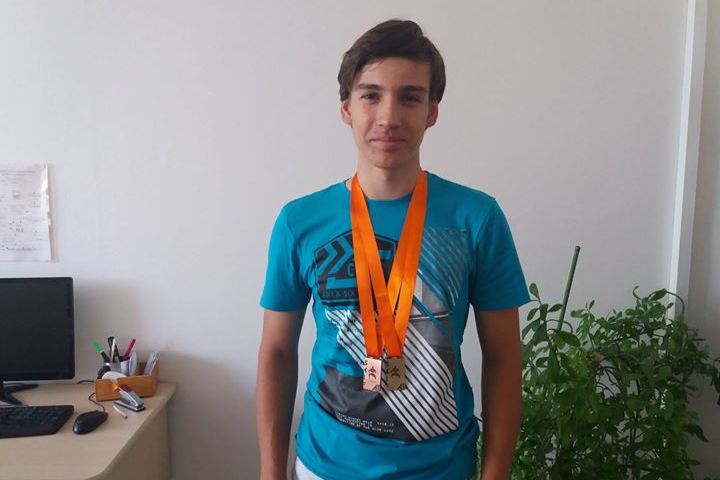 Heyrák boduje na všech frontách! 

Michal vybojoval 3.místo z KATA a 1.místo jako člen tříčlenného…