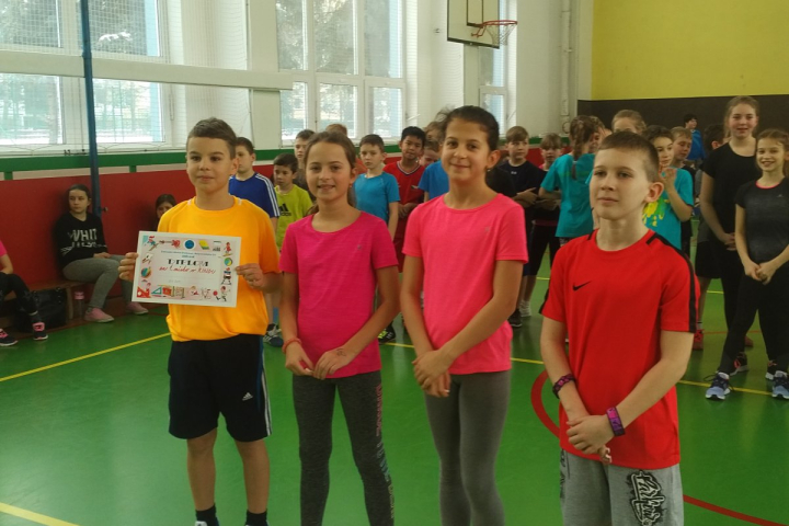 Sportovní dopoledne a pak vysvědčení