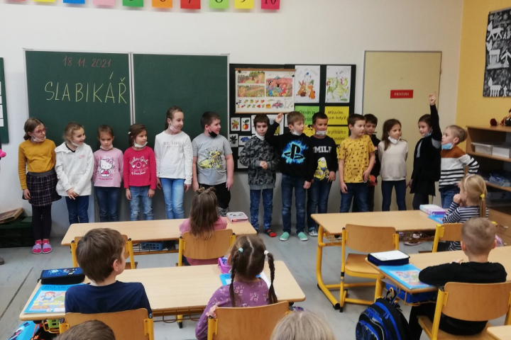 Prvňáčci dostali svůj první slabikář 