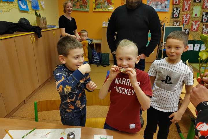 VÁNOČNÍ CINKÁNÍ VE ŠKOLNÍ DRUŽINĚ