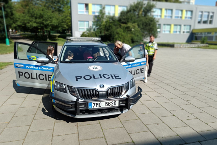 Beseda s dopravní policií v 1. třídách