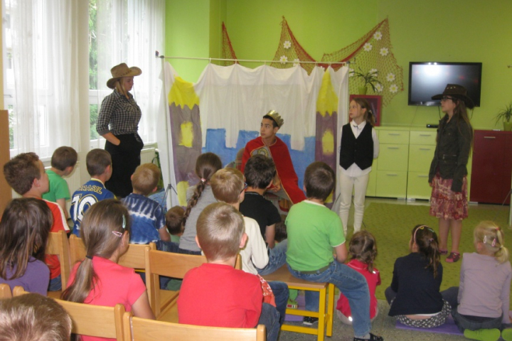 DĚTI DĚTEM