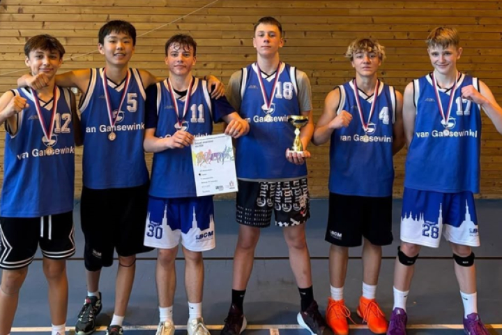 Reprezentace na okresních turnajích v basketbalu a volejbalu