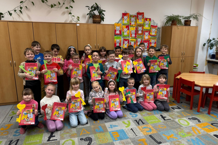 Prvňáčci mají svůj první Slabikář